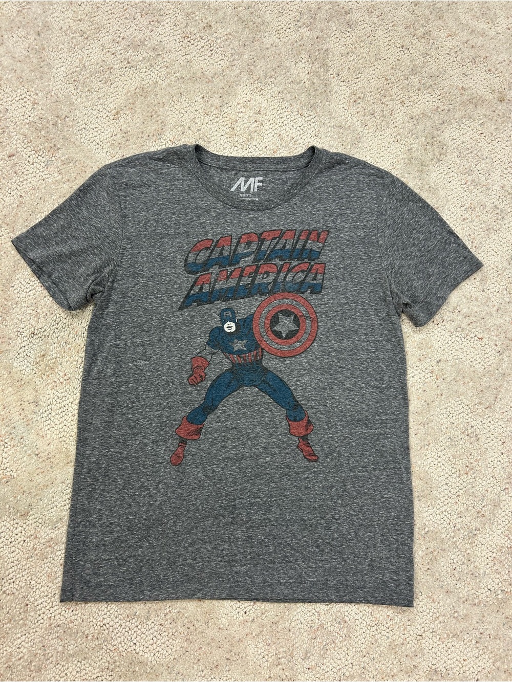 Captain America Graphic Tee - Gray Men’s Medium